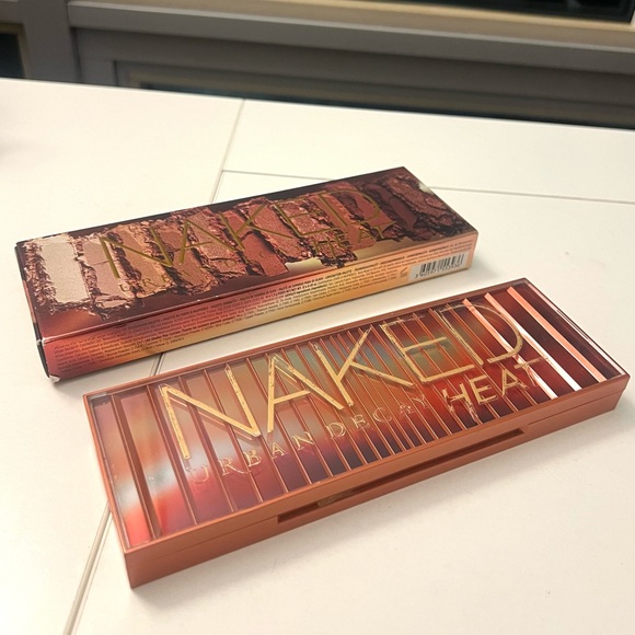 NAKED Urban Decay - Heat - Picture 1 of 2